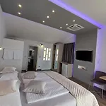 杰克斯科公寓 *